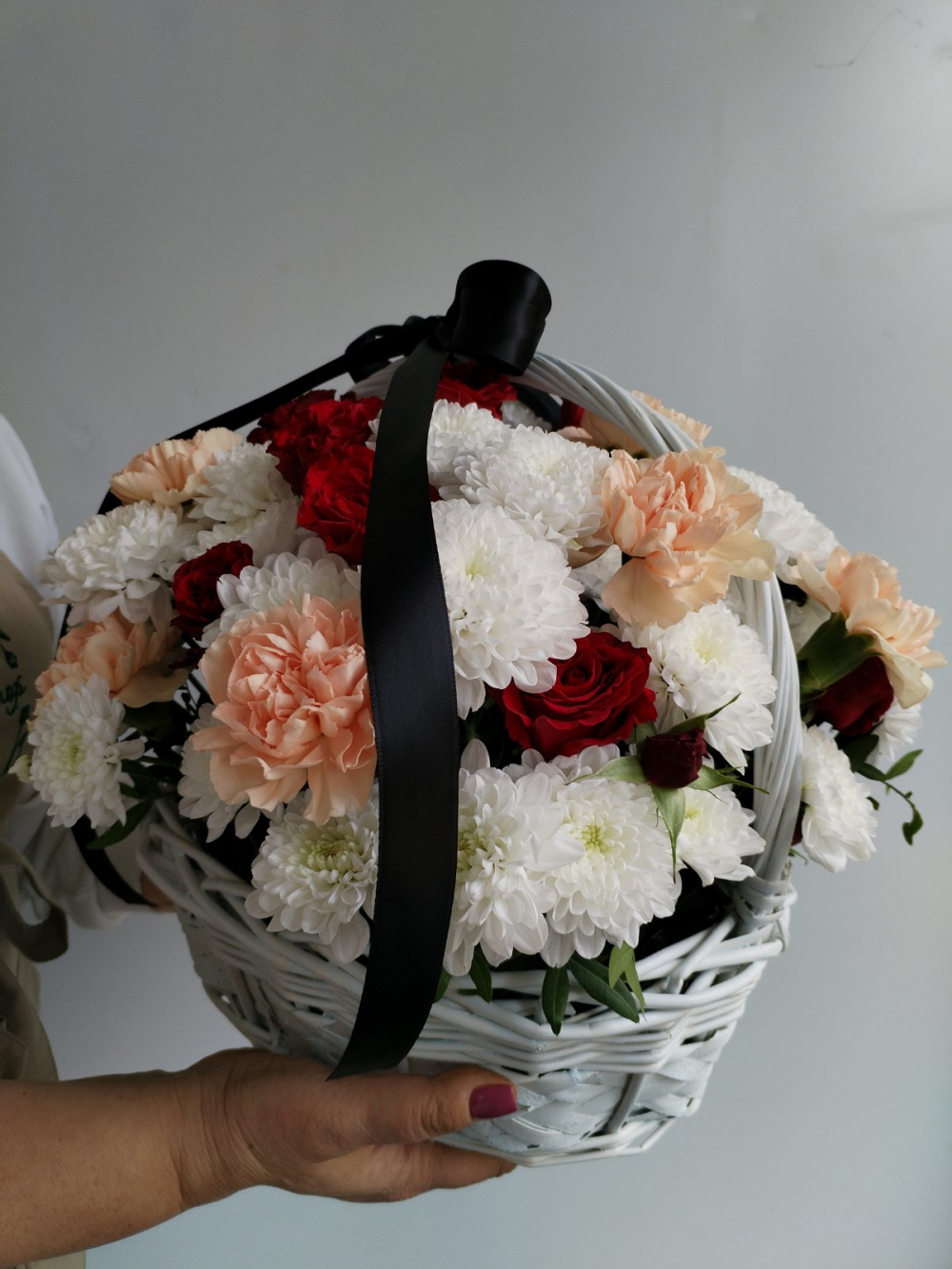 Корзина из хризантем